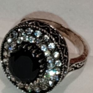 Vintage Ring Black Center Crystal Halo Ring